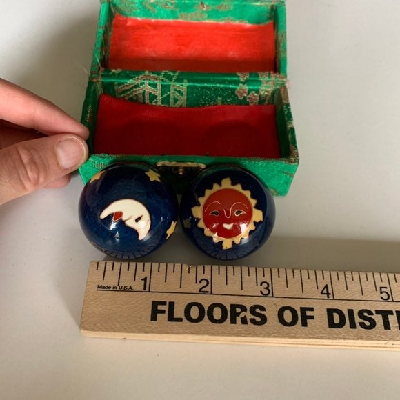 CHINESE HEALTH EXERCISE STRESS BAODING BALLS RELAXATION THERAPY sun stars moon - Picture 3 of 4